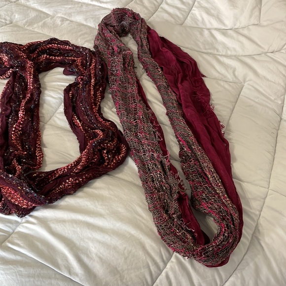 Scarf 🧣 - Picture 3 of 3